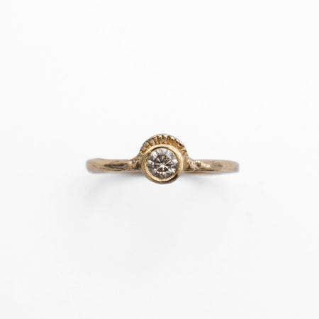 Fan Ring - gold with salt & pepper diamond