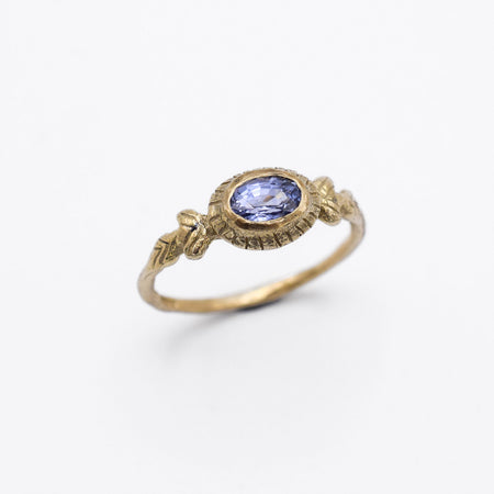 Amo Oval ring - Gold with lilac sapphire - READY TO SHIP