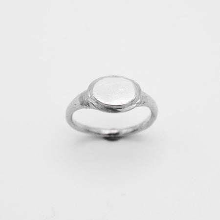 Framed Oval Engravable signet ring - Silver