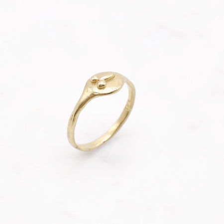 Tiny D ring - Gold