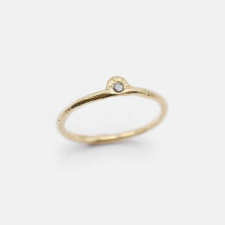 Daybreak Ring - 9k gold with salt & pepper diamond